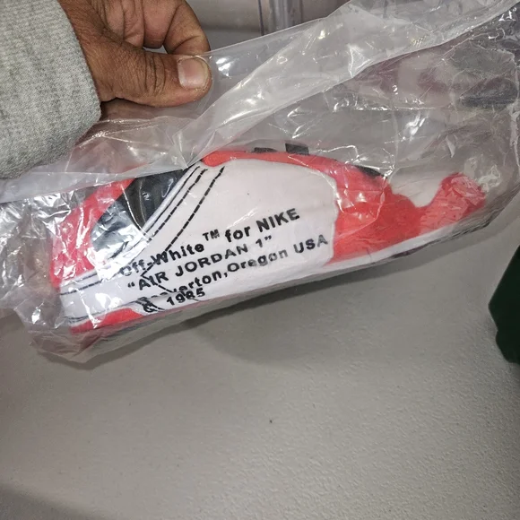 Fluffy slippers. - Picture 4 of 5